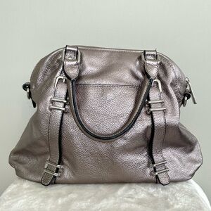 Danier silver metallic pebbled leather purse. 🩶